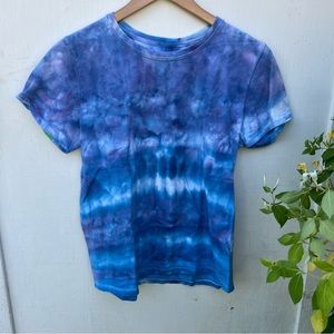 Vintage Style Hanes Blue Tye-Dye Short Sleeve Shirt Size Medium